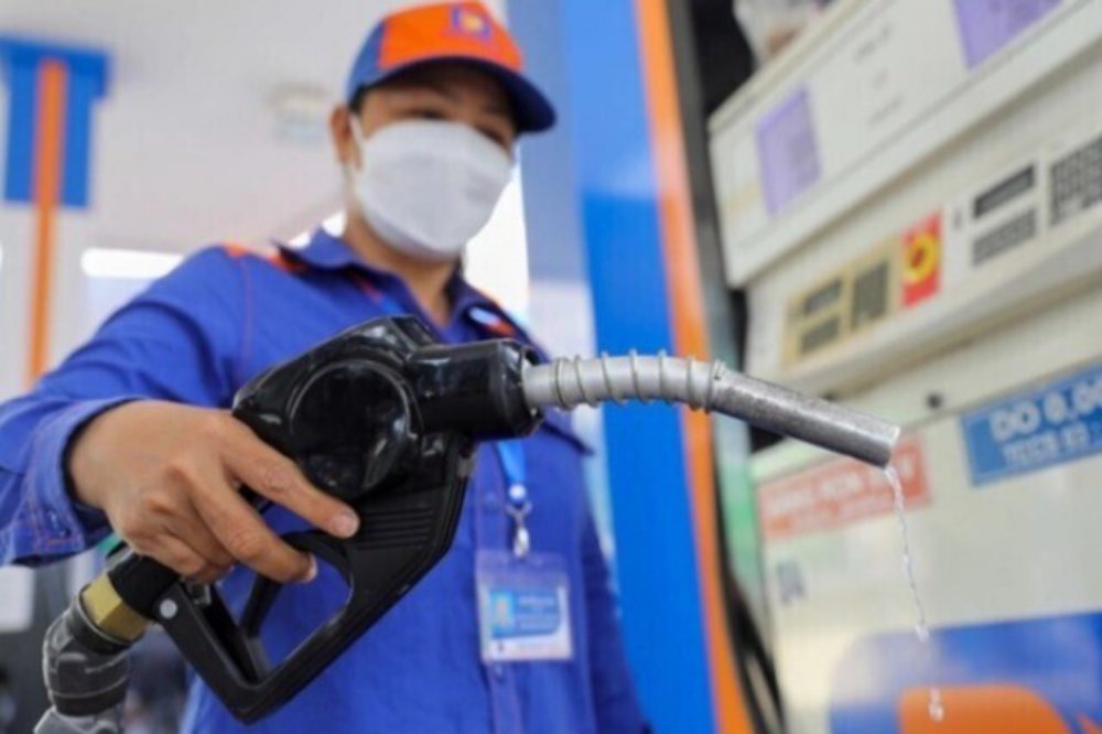 Giá xăng dầu hôm nay 3/5: Dầu thô thế giới tiếp tục giảm mạnh
