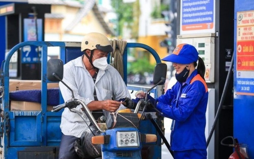 Giá xăng dầu hôm nay 4/5: Thế giới tiếp tục giảm mạnh